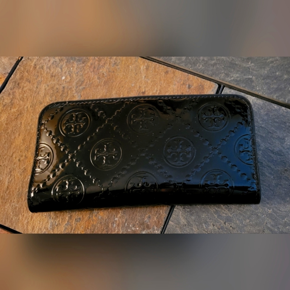 Tory Burch T Monogram Patent Embossed Zip Slim Wallet